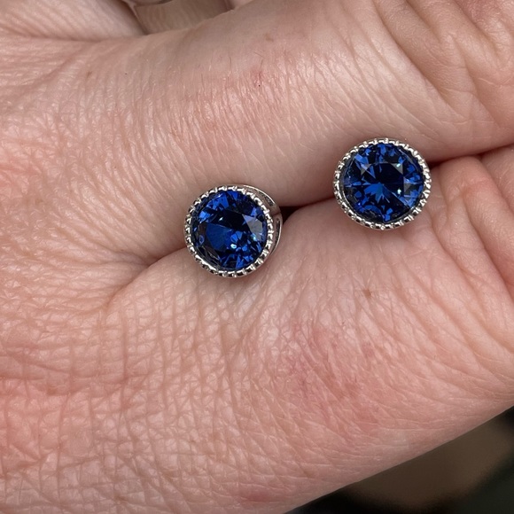 Jared New Sterling silver sapphire stud earrings - Picture 1 of 6